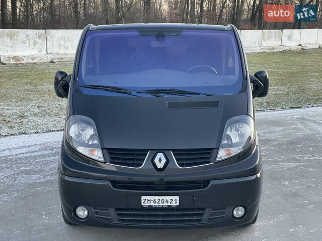 Черный Рено Трафик, объемом двигателя 2 л и пробегом 201 тыс. км за 17900 $, фото 1 на Automoto.ua