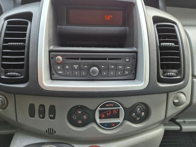 Черный Рено Трафик, объемом двигателя 2 л и пробегом 231 тыс. км за 8300 $, фото 21 на Automoto.ua