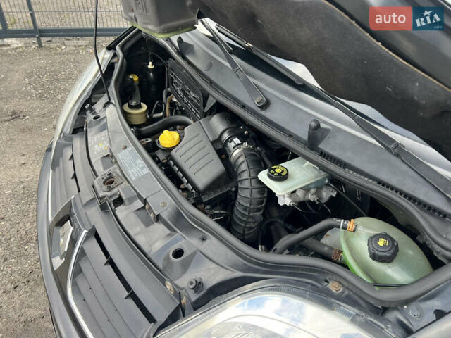 Черный Рено Трафик, объемом двигателя 2 л и пробегом 463 тыс. км за 8700 $, фото 8 на Automoto.ua