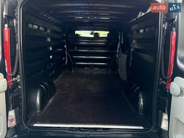 Чорний Рено Трафік, об'ємом двигуна 2 л та пробігом 301 тис. км за 12700 $, фото 20 на Automoto.ua