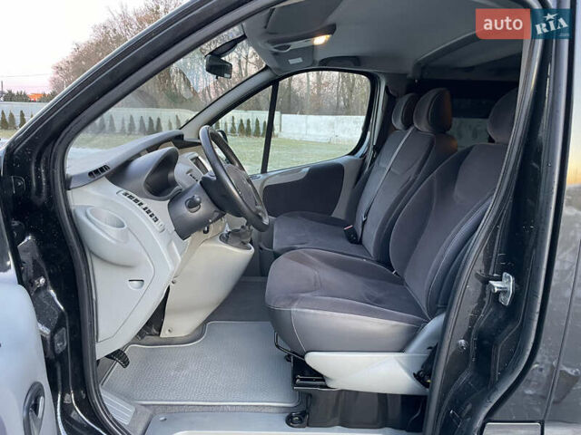 Черный Рено Трафик, объемом двигателя 2 л и пробегом 201 тыс. км за 17900 $, фото 25 на Automoto.ua