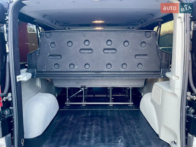 Черный Рено Трафик, объемом двигателя 2 л и пробегом 240 тыс. км за 14499 $, фото 31 на Automoto.ua