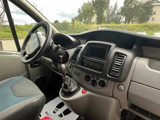 Черный Рено Трафик, объемом двигателя 2 л и пробегом 280 тыс. км за 9800 $, фото 15 на Automoto.ua