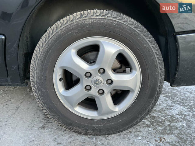 Черный Рено Трафик, объемом двигателя 2 л и пробегом 201 тыс. км за 17900 $, фото 16 на Automoto.ua