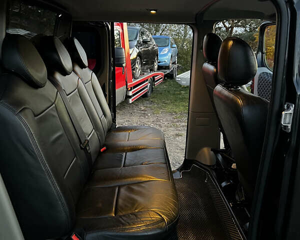 Чорний Рено Трафік, об'ємом двигуна 2 л та пробігом 270 тис. км за 15699 $, фото 17 на Automoto.ua