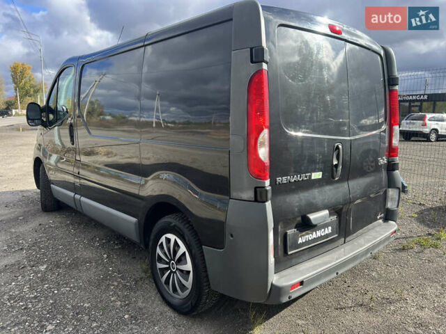 Черный Рено Трафик, объемом двигателя 2 л и пробегом 463 тыс. км за 8700 $, фото 2 на Automoto.ua