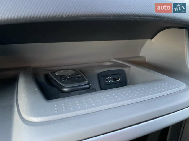 Черный Рено Трафик, объемом двигателя 2 л и пробегом 201 тыс. км за 17900 $, фото 42 на Automoto.ua