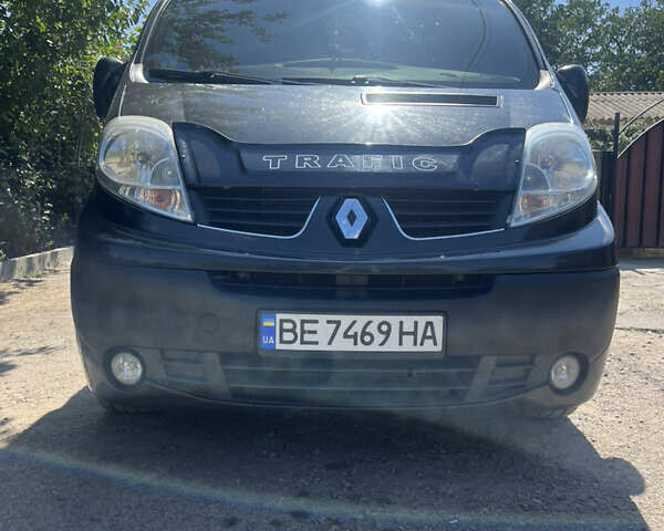Черный Рено Трафик, объемом двигателя 2 л и пробегом 324 тыс. км за 12500 $, фото 12 на Automoto.ua