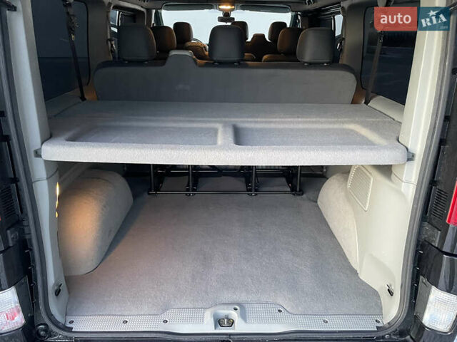 Черный Рено Трафик, объемом двигателя 2 л и пробегом 201 тыс. км за 17900 $, фото 57 на Automoto.ua