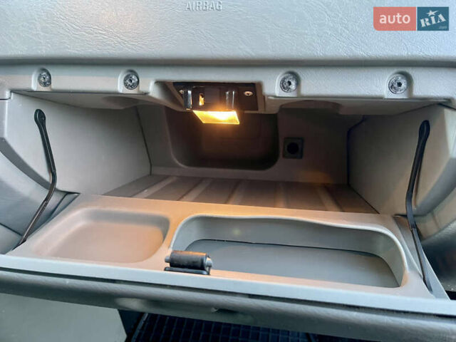 Черный Рено Трафик, объемом двигателя 2 л и пробегом 240 тыс. км за 14499 $, фото 50 на Automoto.ua