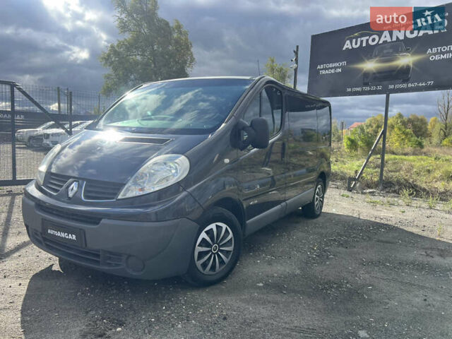 Черный Рено Трафик, объемом двигателя 2 л и пробегом 463 тыс. км за 8700 $, фото 1 на Automoto.ua