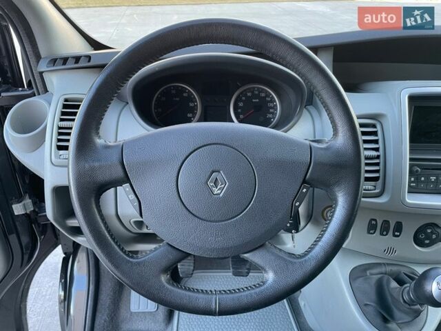 Чорний Рено Трафік, об'ємом двигуна 2 л та пробігом 201 тис. км за 16990 $, фото 40 на Automoto.ua