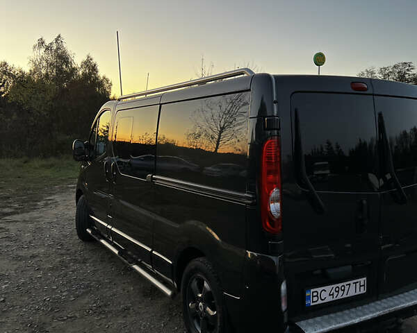 Чорний Рено Трафік, об'ємом двигуна 2 л та пробігом 270 тис. км за 15699 $, фото 6 на Automoto.ua