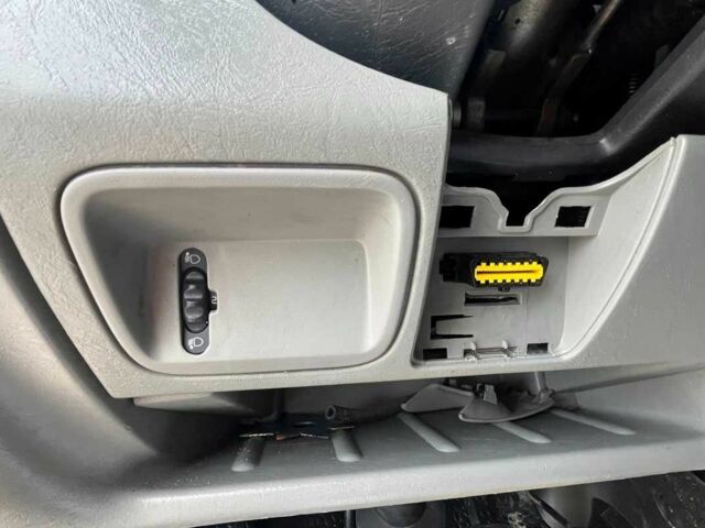 Черный Рено Трафик, объемом двигателя 2 л и пробегом 280 тыс. км за 9800 $, фото 13 на Automoto.ua