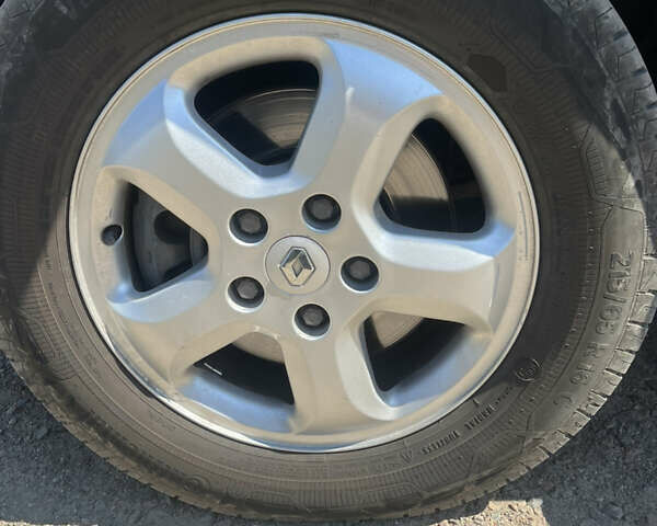 Черный Рено Трафик, объемом двигателя 2 л и пробегом 324 тыс. км за 12500 $, фото 14 на Automoto.ua