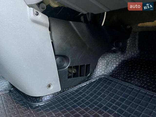 Черный Рено Трафик, объемом двигателя 2 л и пробегом 240 тыс. км за 14499 $, фото 51 на Automoto.ua