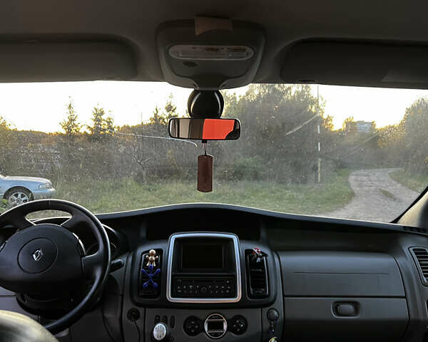 Чорний Рено Трафік, об'ємом двигуна 2 л та пробігом 270 тис. км за 15699 $, фото 11 на Automoto.ua