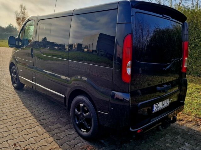 Чорний Рено Трафік, об'ємом двигуна 2 л та пробігом 176 тис. км за 8800 $, фото 4 на Automoto.ua