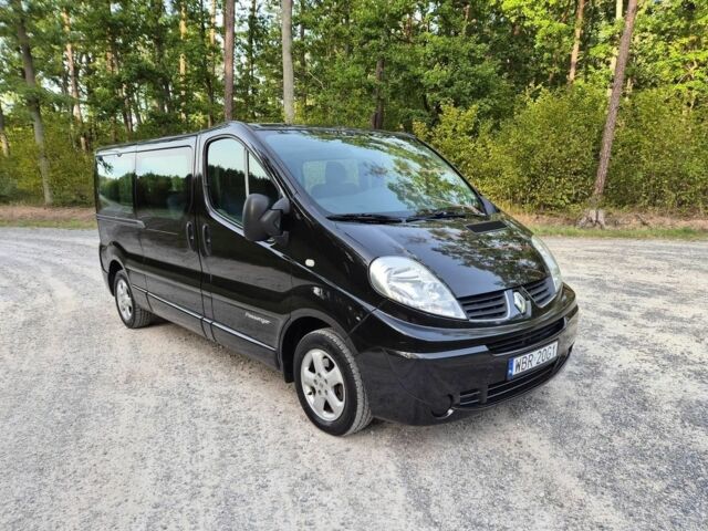 Черный Рено Трафик, объемом двигателя 2 л и пробегом 231 тыс. км за 8300 $, фото 3 на Automoto.ua