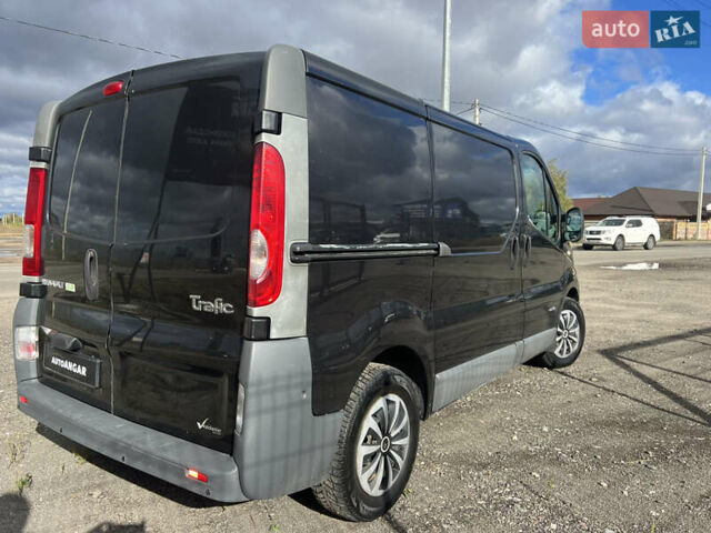 Черный Рено Трафик, объемом двигателя 2 л и пробегом 463 тыс. км за 8700 $, фото 3 на Automoto.ua