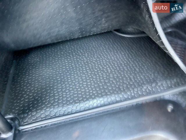 Черный Рено Трафик, объемом двигателя 2 л и пробегом 240 тыс. км за 14499 $, фото 52 на Automoto.ua