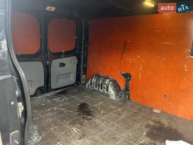 Черный Рено Трафик, объемом двигателя 2 л и пробегом 463 тыс. км за 8700 $, фото 19 на Automoto.ua