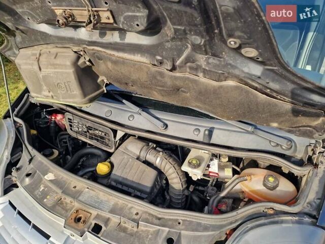 Чорний Рено Трафік, об'ємом двигуна 2 л та пробігом 176 тис. км за 11500 $, фото 13 на Automoto.ua