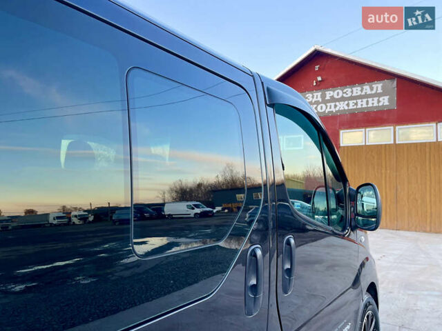 Черный Рено Трафик, объемом двигателя 2 л и пробегом 240 тыс. км за 14499 $, фото 35 на Automoto.ua