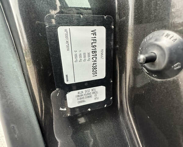 Черный Рено Трафик, объемом двигателя 2 л и пробегом 293 тыс. км за 12500 $, фото 39 на Automoto.ua