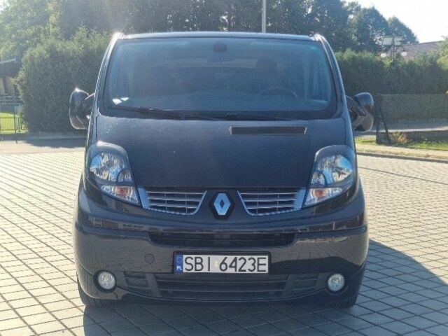 Чорний Рено Трафік, об'ємом двигуна 2 л та пробігом 119 тис. км за 9100 $, фото 1 на Automoto.ua