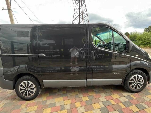 Черный Рено Трафик, объемом двигателя 2 л и пробегом 280 тыс. км за 9800 $, фото 7 на Automoto.ua