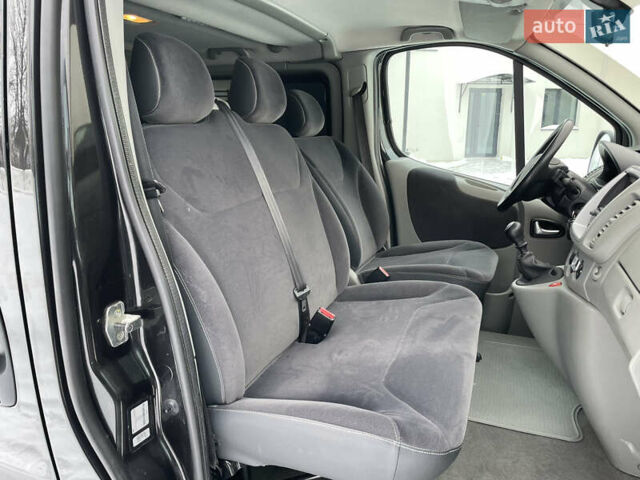 Чорний Рено Трафік, об'ємом двигуна 2 л та пробігом 201 тис. км за 17550 $, фото 48 на Automoto.ua