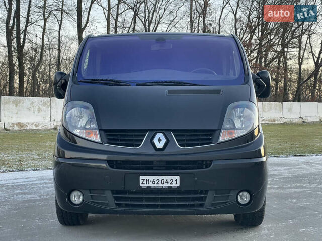 Черный Рено Трафик, объемом двигателя 2 л и пробегом 201 тыс. км за 17900 $, фото 2 на Automoto.ua