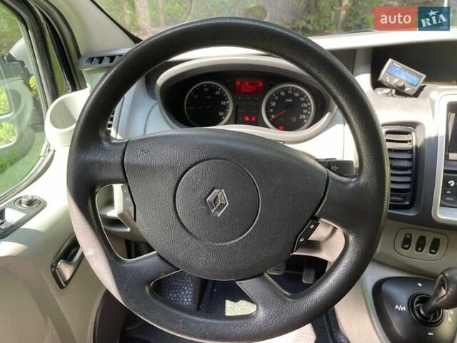 Чорний Рено Трафік, об'ємом двигуна 2 л та пробігом 315 тис. км за 16900 $, фото 3 на Automoto.ua