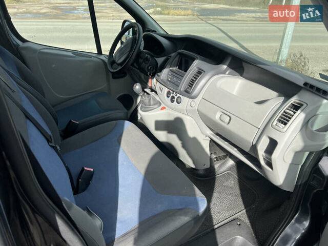 Черный Рено Трафик, объемом двигателя 2 л и пробегом 463 тыс. км за 8700 $, фото 10 на Automoto.ua