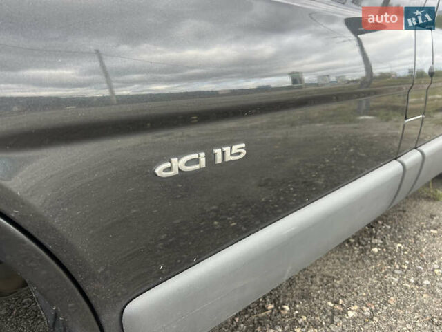 Черный Рено Трафик, объемом двигателя 2 л и пробегом 463 тыс. км за 8700 $, фото 21 на Automoto.ua