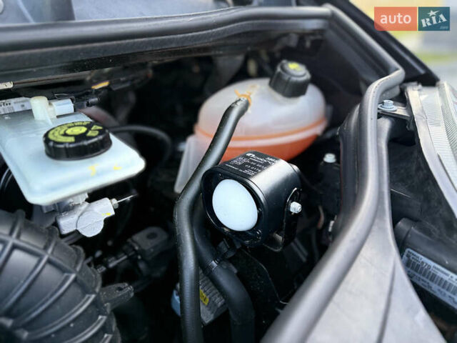 Черный Рено Трафик, объемом двигателя 2 л и пробегом 283 тыс. км за 15750 $, фото 34 на Automoto.ua