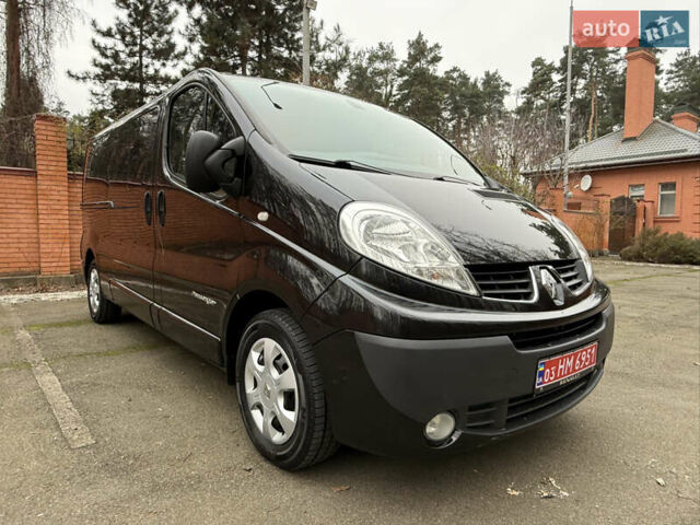 Черный Рено Трафик, объемом двигателя 2 л и пробегом 177 тыс. км за 16800 $, фото 2 на Automoto.ua