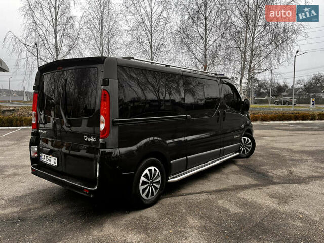 Черный Рено Трафик, объемом двигателя 2 л и пробегом 400 тыс. км за 15600 $, фото 9 на Automoto.ua