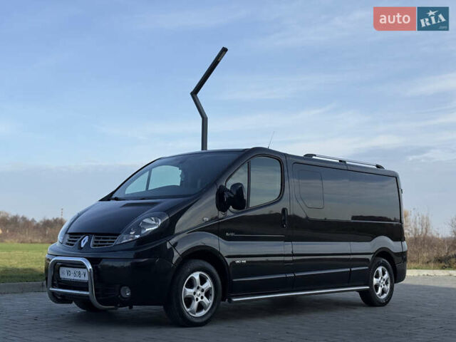 Черный Рено Трафик, объемом двигателя 2 л и пробегом 283 тыс. км за 15750 $, фото 2 на Automoto.ua