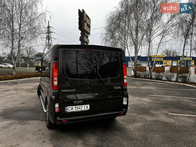 Черный Рено Трафик, объемом двигателя 2 л и пробегом 400 тыс. км за 15600 $, фото 6 на Automoto.ua