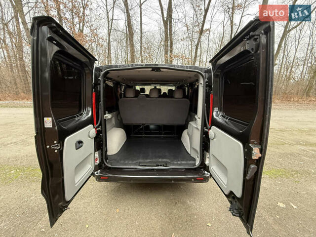 Черный Рено Трафик, объемом двигателя 2 л и пробегом 177 тыс. км за 16800 $, фото 47 на Automoto.ua
