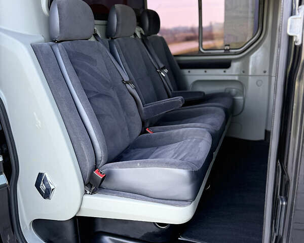 Черный Рено Трафик, объемом двигателя 2 л и пробегом 283 тыс. км за 15750 $, фото 24 на Automoto.ua