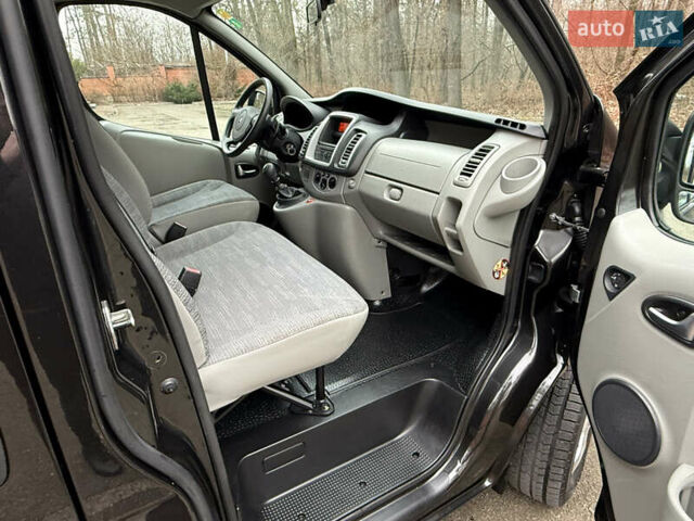 Черный Рено Трафик, объемом двигателя 2 л и пробегом 177 тыс. км за 16800 $, фото 33 на Automoto.ua