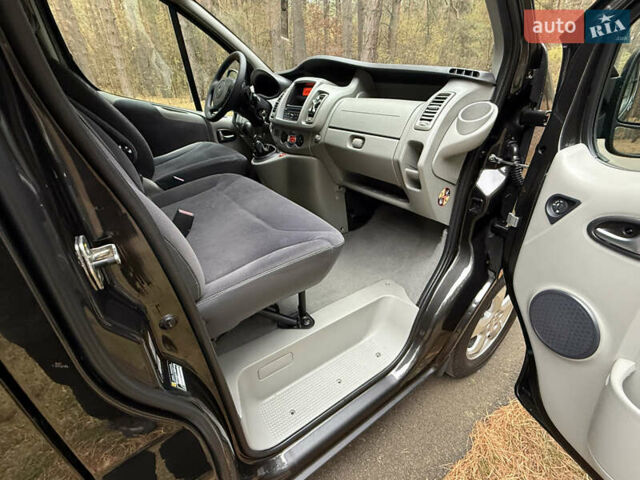 Черный Рено Трафик, объемом двигателя 2 л и пробегом 193 тыс. км за 18800 $, фото 39 на Automoto.ua