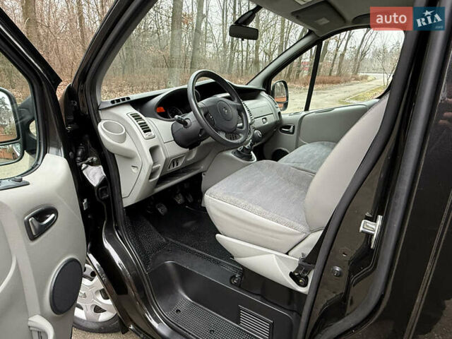 Черный Рено Трафик, объемом двигателя 2 л и пробегом 177 тыс. км за 16800 $, фото 23 на Automoto.ua