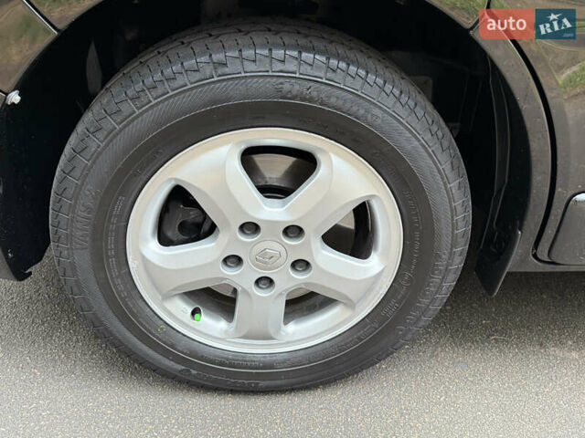 Черный Рено Трафик, объемом двигателя 2 л и пробегом 193 тыс. км за 18800 $, фото 20 на Automoto.ua