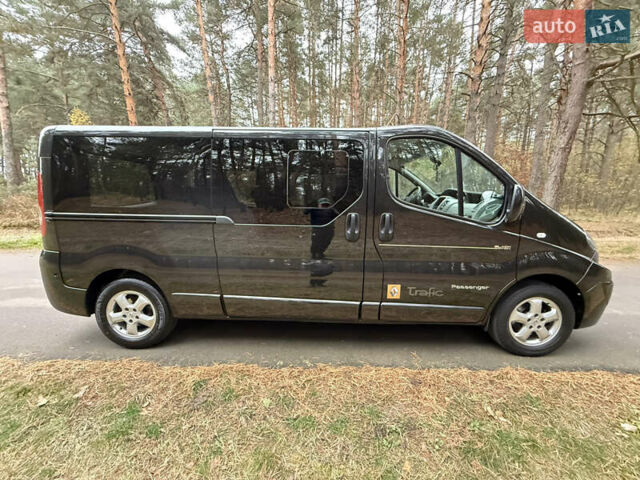 Черный Рено Трафик, объемом двигателя 2 л и пробегом 193 тыс. км за 18800 $, фото 72 на Automoto.ua