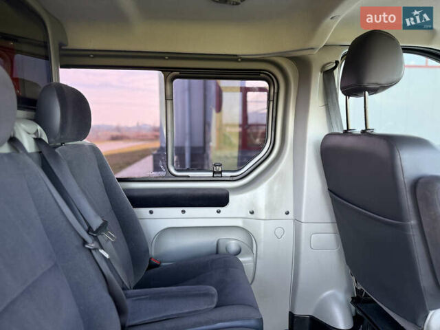 Черный Рено Трафик, объемом двигателя 2 л и пробегом 283 тыс. км за 15750 $, фото 27 на Automoto.ua