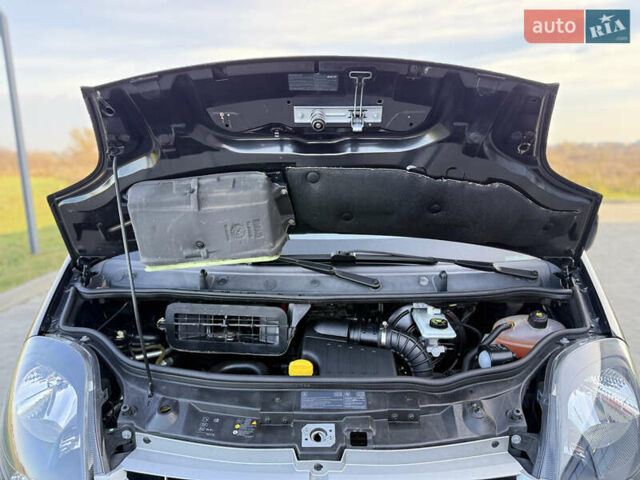 Черный Рено Трафик, объемом двигателя 2 л и пробегом 283 тыс. км за 15750 $, фото 33 на Automoto.ua